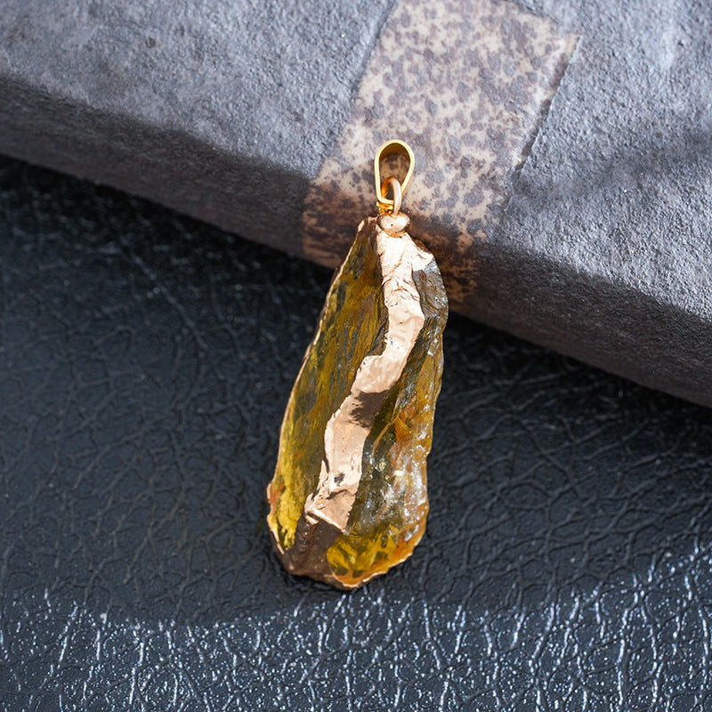 European and American cross-border amethyst crystal pendant necklace natural crystal irregular crystal pendant pink crystal gold-plated hemming